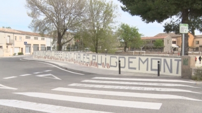 Retiren una polèmica pintada en suport a Puigdemont a Montblanc