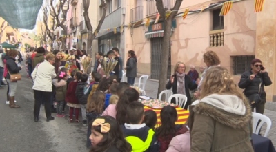 El carrer Major de Constantí torna a ser el centre neuràlgic de Sant Jordi al municipi