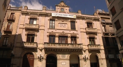 El PP de Valls denuncia la pancarta pels presos polítics i exiliats que penja de la façana de l&#039;Ajuntament