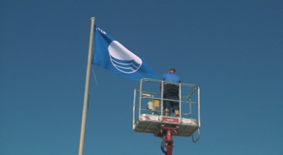 La hissada de la bandera blava dóna el tret de sortida a la temporada a Altafulla