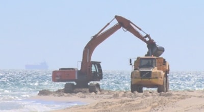 Les platges del territori es posen a punt per l&#039;estiu