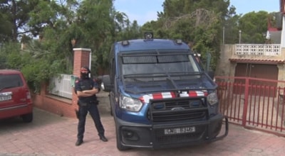 Els Mossos d&#039;Esquadra escorcollen una casa de Cala Romana en una operació antidroga