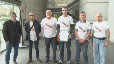 Els veïns de Barenys presenten 2.600 firmes contra els edificis de l&#039;Eix Cívic