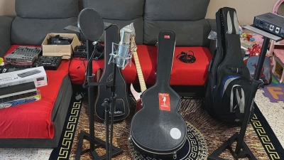 Detingut per robar instruments musicals valorats en 15.000 euros