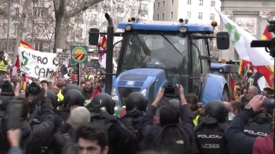 La pagesia es fa sentir a Madrid, amb moments de tensió