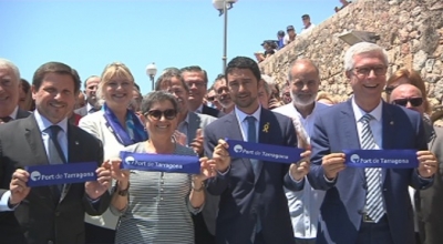 La nova passarel·la ja uneix el Balcó del Mediterrani amb el mar