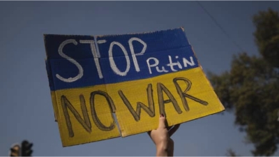 Clam de suport al poble ucraïnès davant dels ajuntaments