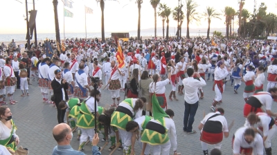 Salou celebra la trobada de bastoners més gran de la història