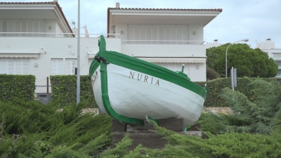 La barca &#039;Núria Baltasar&#039; ja torna a lluir al passeig de Botigues de Mar