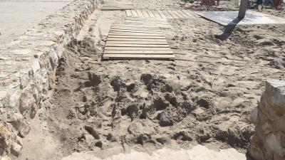 Altafulla arregla els accessos de la platja, afectats per les darreres tempestes
