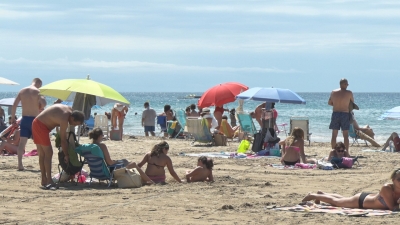 Salou i Tarragona asseguren que les xifres d&#039;afluència a les platges no són excessives