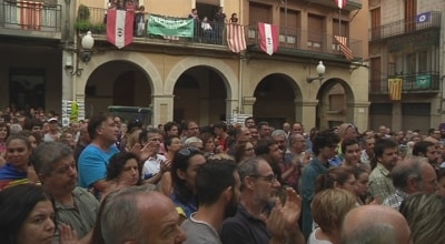 Centenars de persones es manifesten a Valls i Altafulla