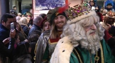 Els Reis arriben a Valls, com és tradició, en tren